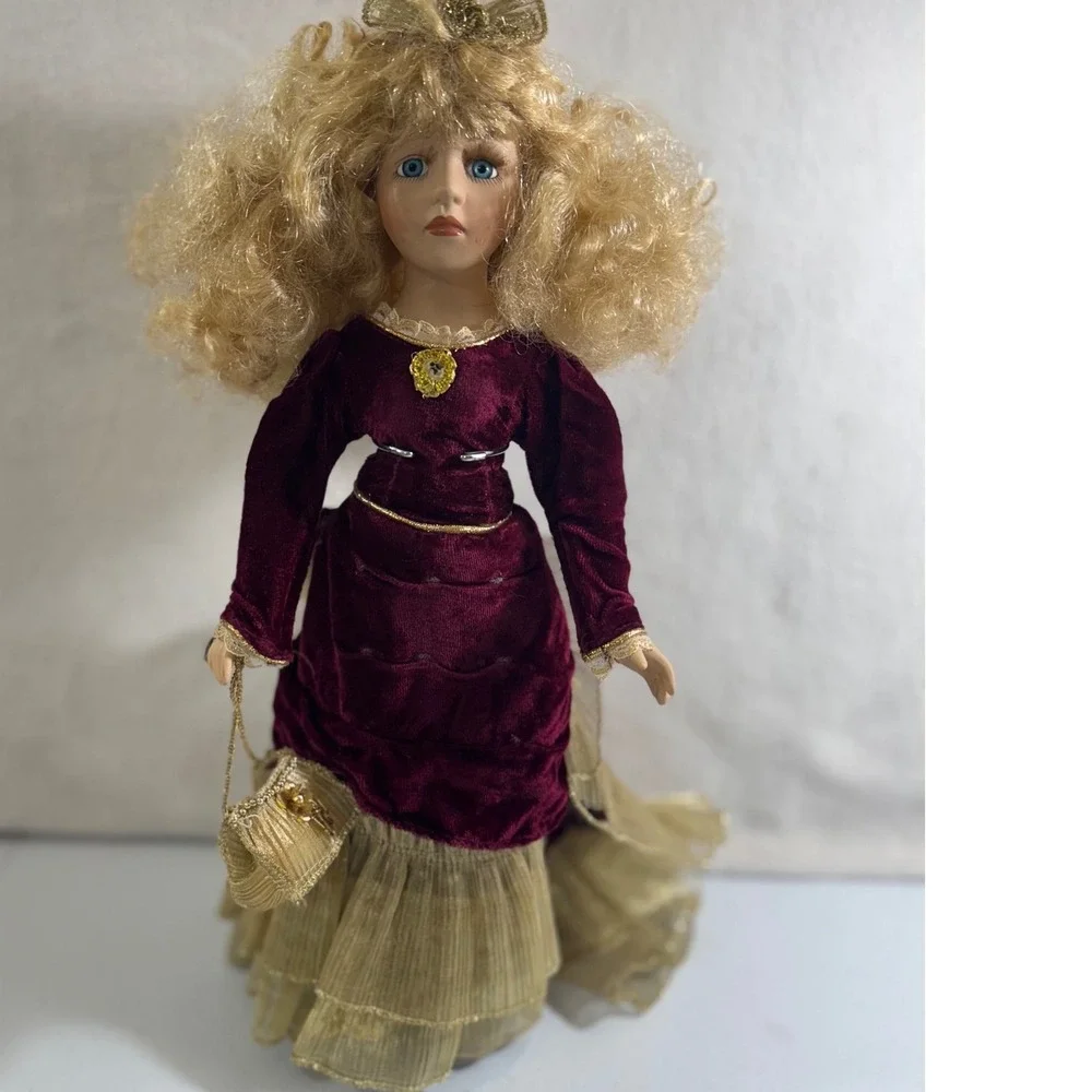 Collectors Choice Porcelain Doll Burgundy Velvet Gold Gown‎ Handbag Display